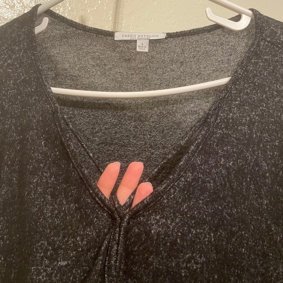 Grey top - Picture 2 of 4